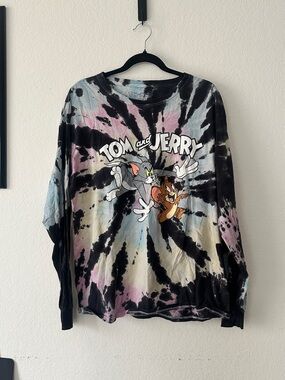 TOM AND JERRY OFFICIAL TIE-DYE LONG SLEEVE TEE — SIZE L